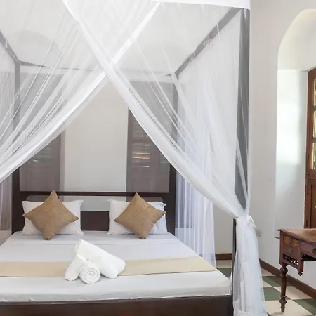 Hotel The Manor House By Sansi